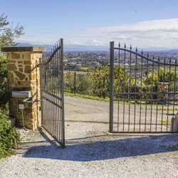 Six Benefits of an Automated Swing Gate